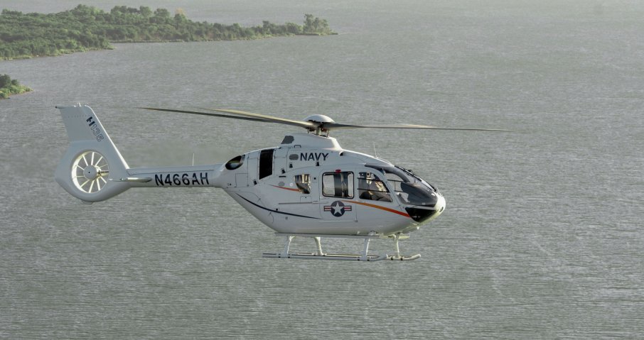 The H135 was painted in the US Navy’s training livery as part of a promotional tour ahead of the release of the TH-XX RFP. (Airbus Helicopters)