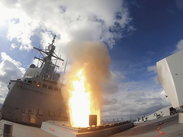 Hobart firing its SM-2 missile for the first time (Commonwealth of Australia)