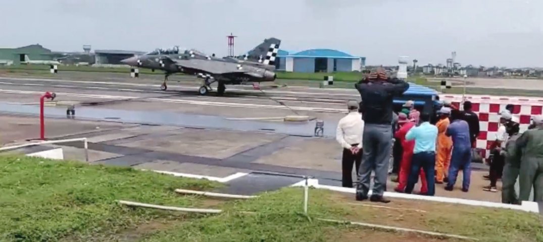 A prototype of India’s naval LCA carried out its first arrested landing trial on 13 September at the IN’s shore-based test facility at INS Hansa in Goa. (Indian Navy)