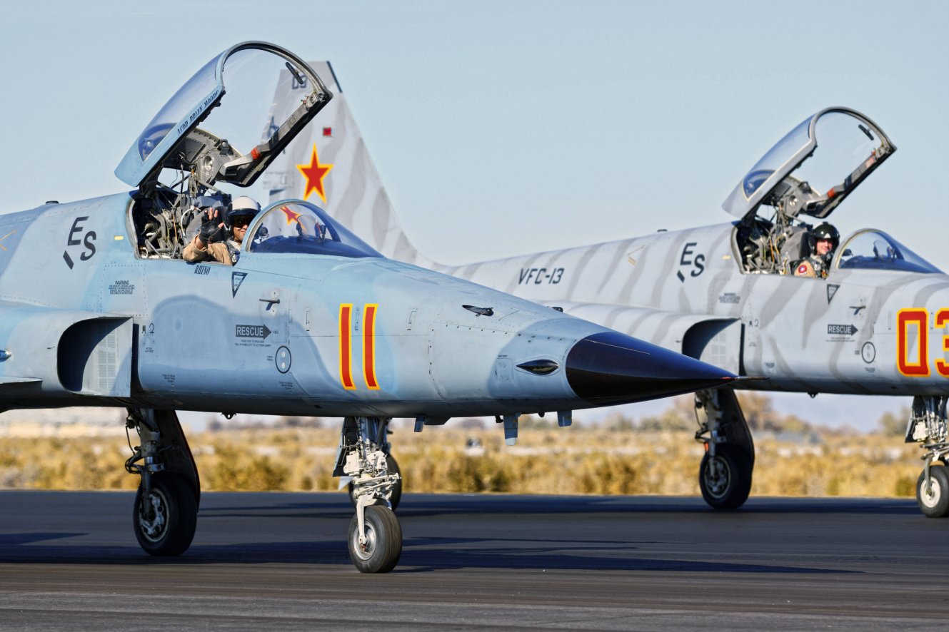 A pair of F-5Ns of VFC-13 at NAS Fallon, Nevada. (Jamie Hunter)