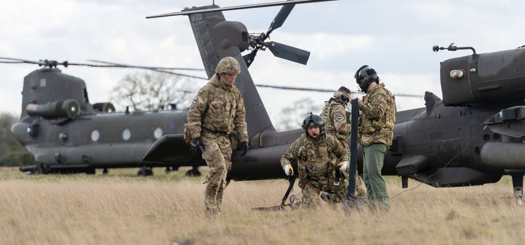 The British Army’s 3 Regiment AAC held a preparatory training exercise for its participation in exercise ‘Defender Europe 20’ in the Stanford Training Area in Norfolk, involving Apache AH1 attack helicopters of 622 Squadron AAC operating from forward arming and refuelling points established by Royal Air Force Chinook helicopters. (Crown Copyright)