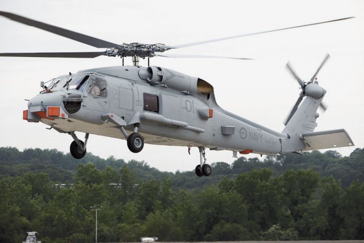 India’s CCS approved on 19 February the import of 24 MH-60R multirole naval helicopters from the United States (similar to this one in Australian service). (Commonwealth of Australia)