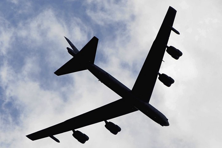 General Timothy Ray, the US Air Force Global Strike Command chief, said on 25 February that it was too early to say when the service would issue a contract for new B-52H engines. This programme, the Commercial Engine Replacement Program (CERP), could be worth USD11 billion. (US Air Force)
